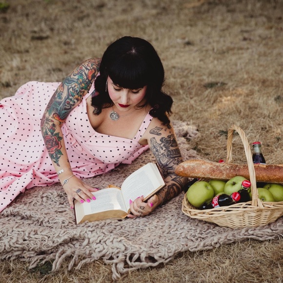 Meet your Posher, Robin - Picture 1 of 3